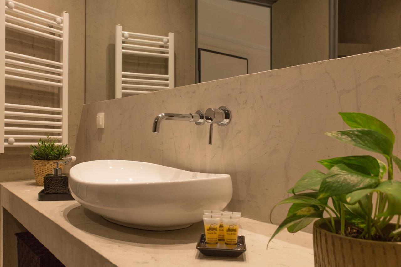 Luxury Apt With Parking-Living Stone Silver Афины Экстерьер фото